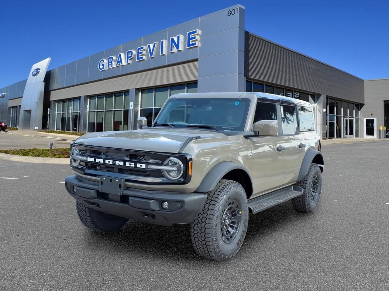 New 2026 Ford Bronco Outer Banks w/ Sasquatch Package AWD/4WD image 1