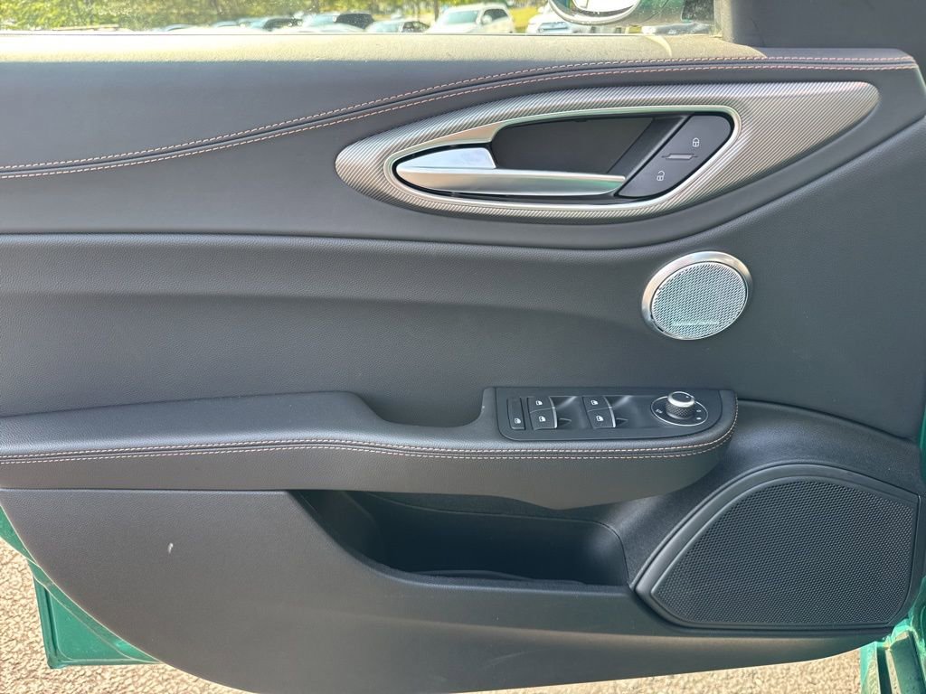 New 2025 Alfa Romeo Giulia AWD w/ Driving Assist Package image 13