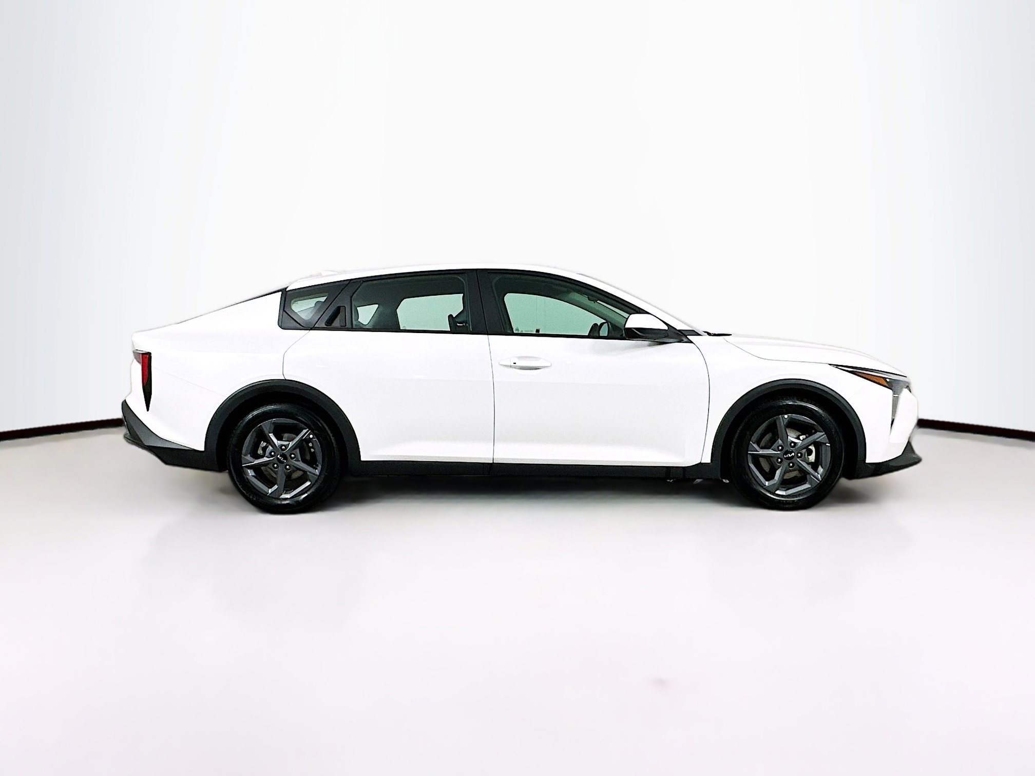 Used 2025 Kia K4 LXS image 10