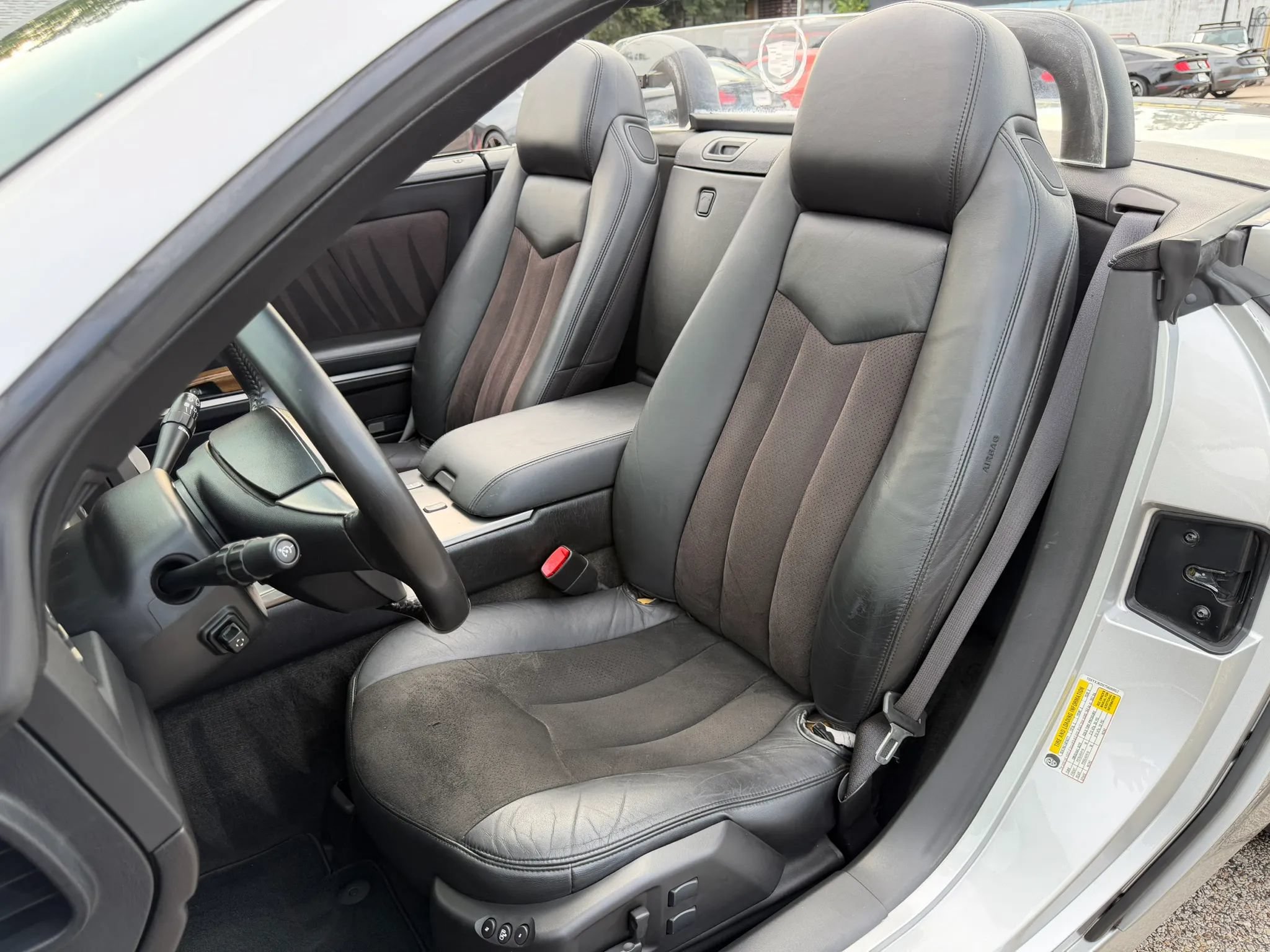 Used 2007 Cadillac XLR V RWD image 23