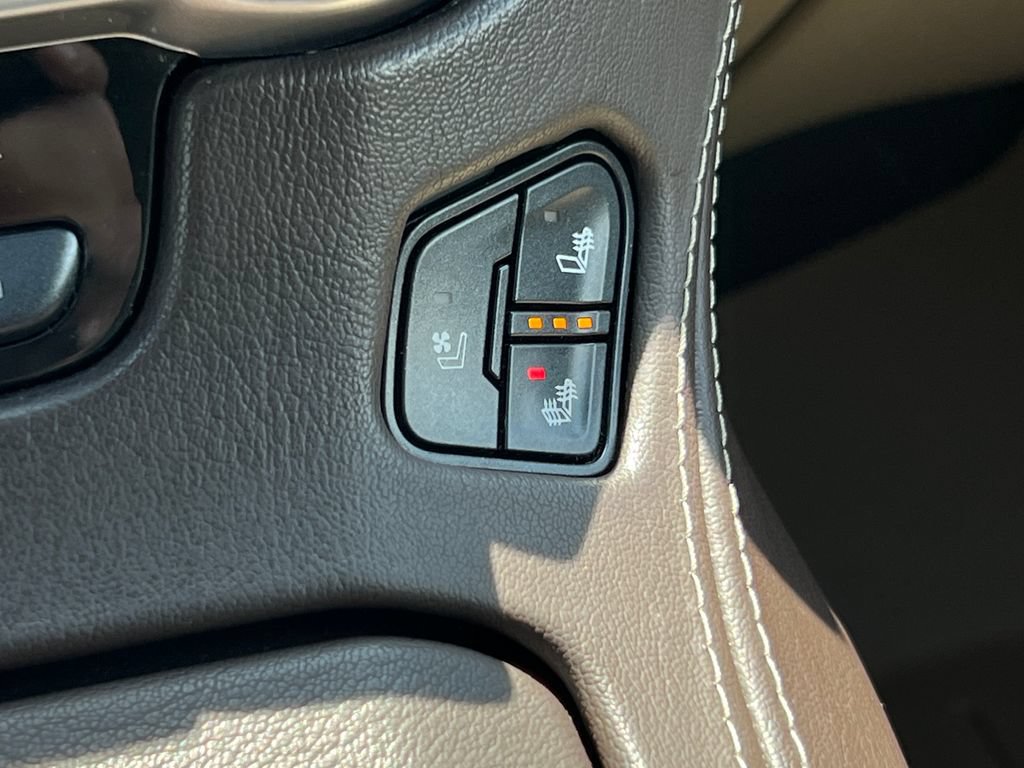 Used 2017 Chevrolet Suburban Premier AWD/4WD image 50