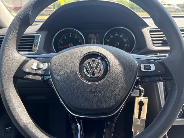 Used 2016 Volkswagen Passat 1.8T S FWD image 14