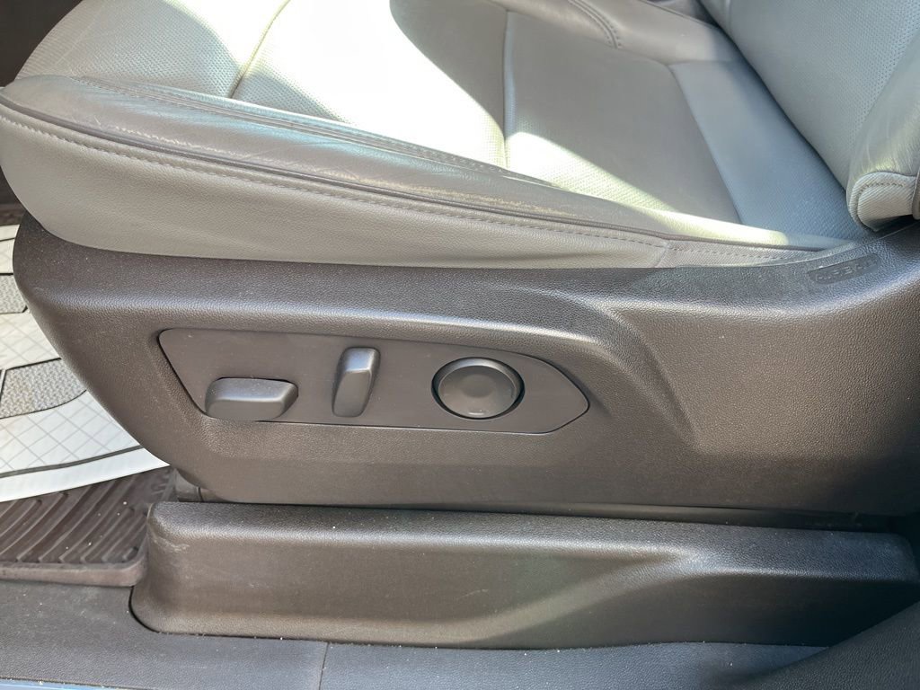 Used 2021 GMC Yukon SLT w/ SLT Luxury Plus Package image 24