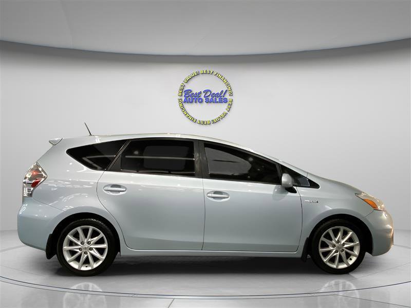 Used 2014 Toyota Prius V Five image 6