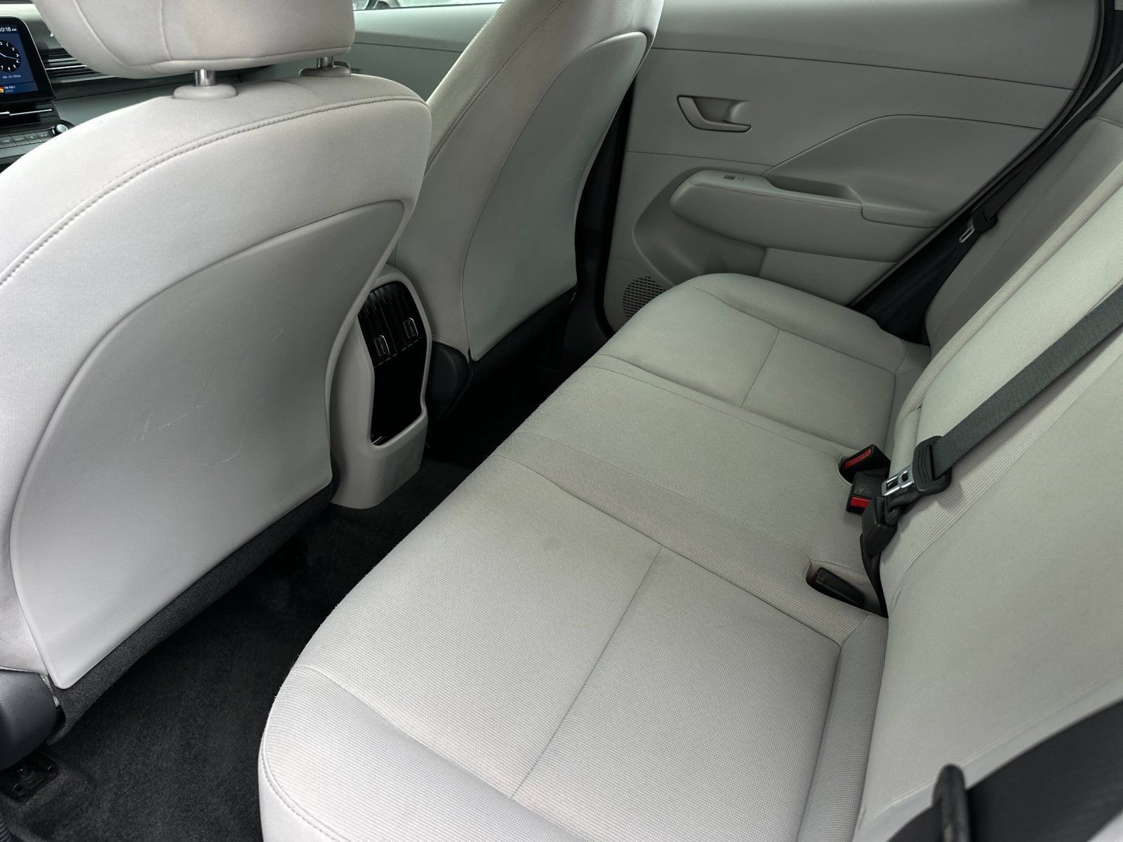 Used 2025 Hyundai Kona SEL FWD image 11