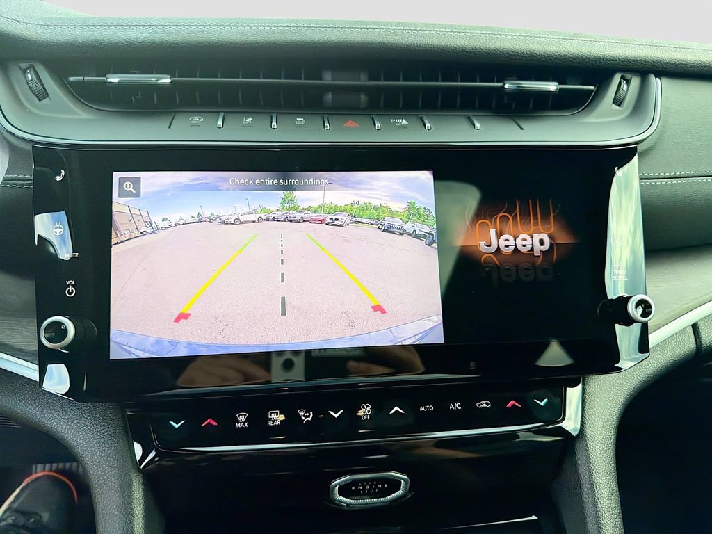 New 2026 Jeep Grand Cherokee Limited w/ Limited Altitude Package AWD/4WD image 32