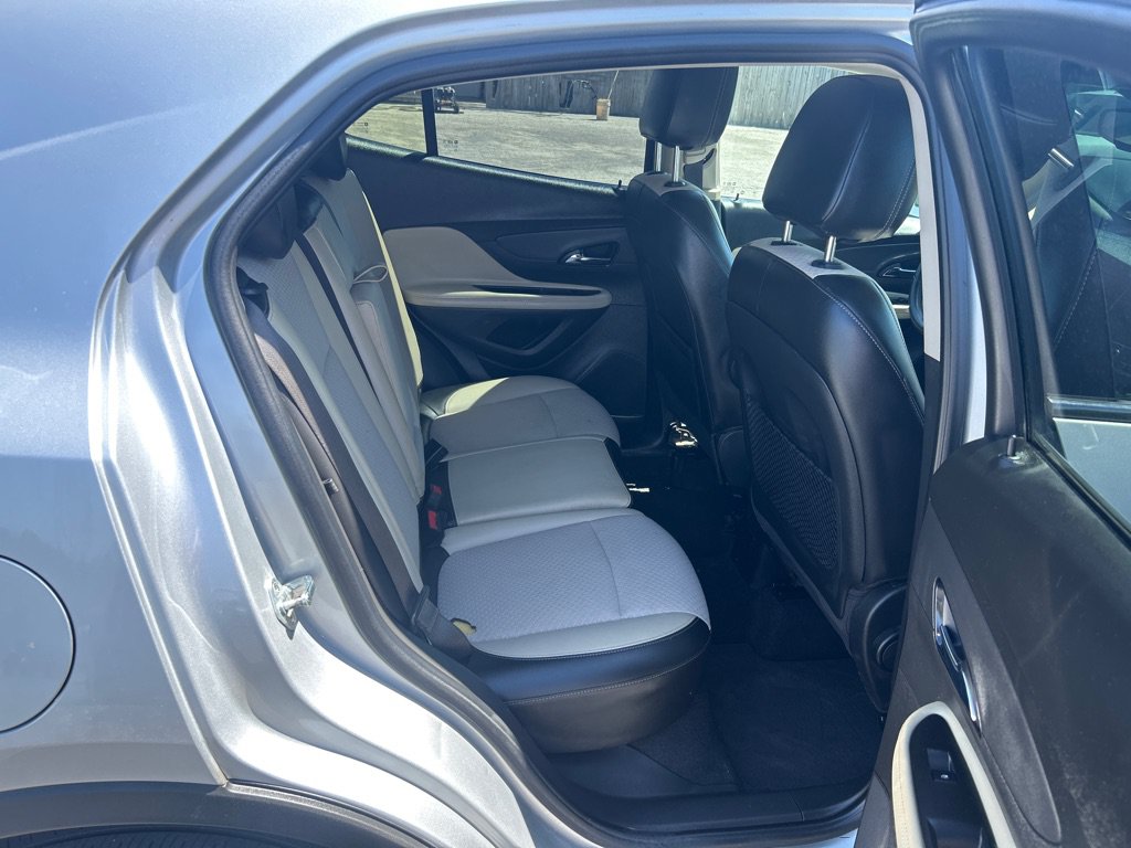 Used 2021 Buick Encore Preferred FWD image 12