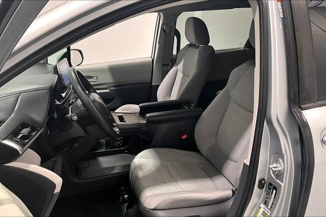 Used 2021 Toyota Sienna LE FWD image 27