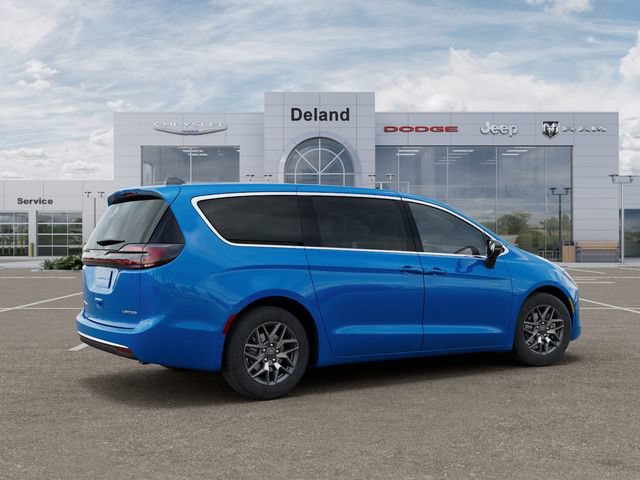 New 2027 Chrysler Pacifica Limited FWD image 6