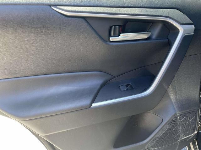Used 2021 Toyota RAV4 XLE FWD image 14