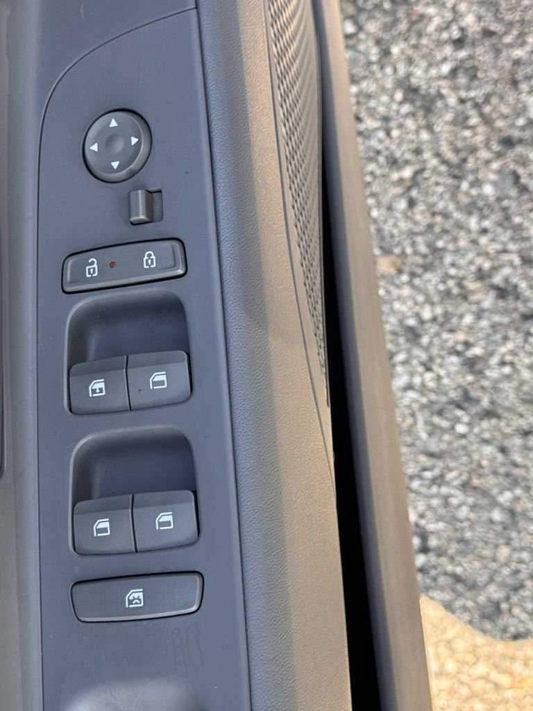 Used 2024 Hyundai Elantra SE image 16