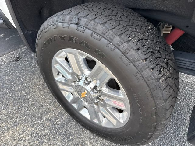 Used 2025 Chevrolet Silverado 2500 High Country w/ High Country Premium Package AWD/4WD image 11