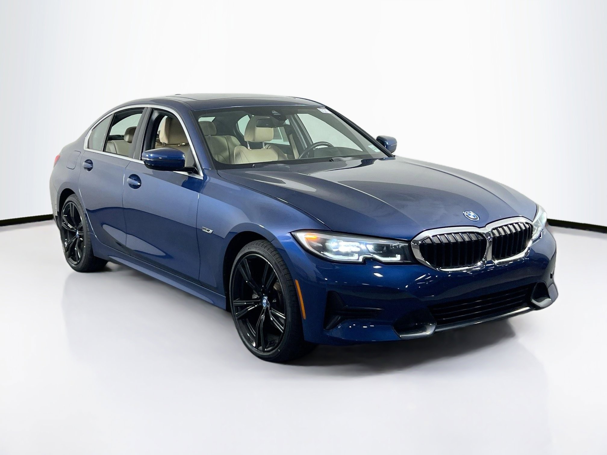 Used 2022 BMW 330e xDrive w/ Driving Assistance Package image 3
