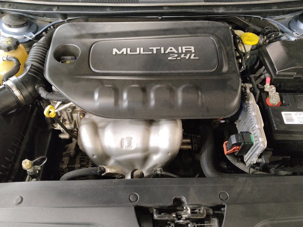 Used 2015 Chrysler 200 Limited w/ Convenience Group FWD image 30