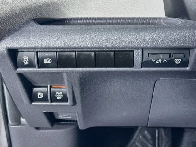 Certified 2024 Toyota Sienna XLE FWD image 11