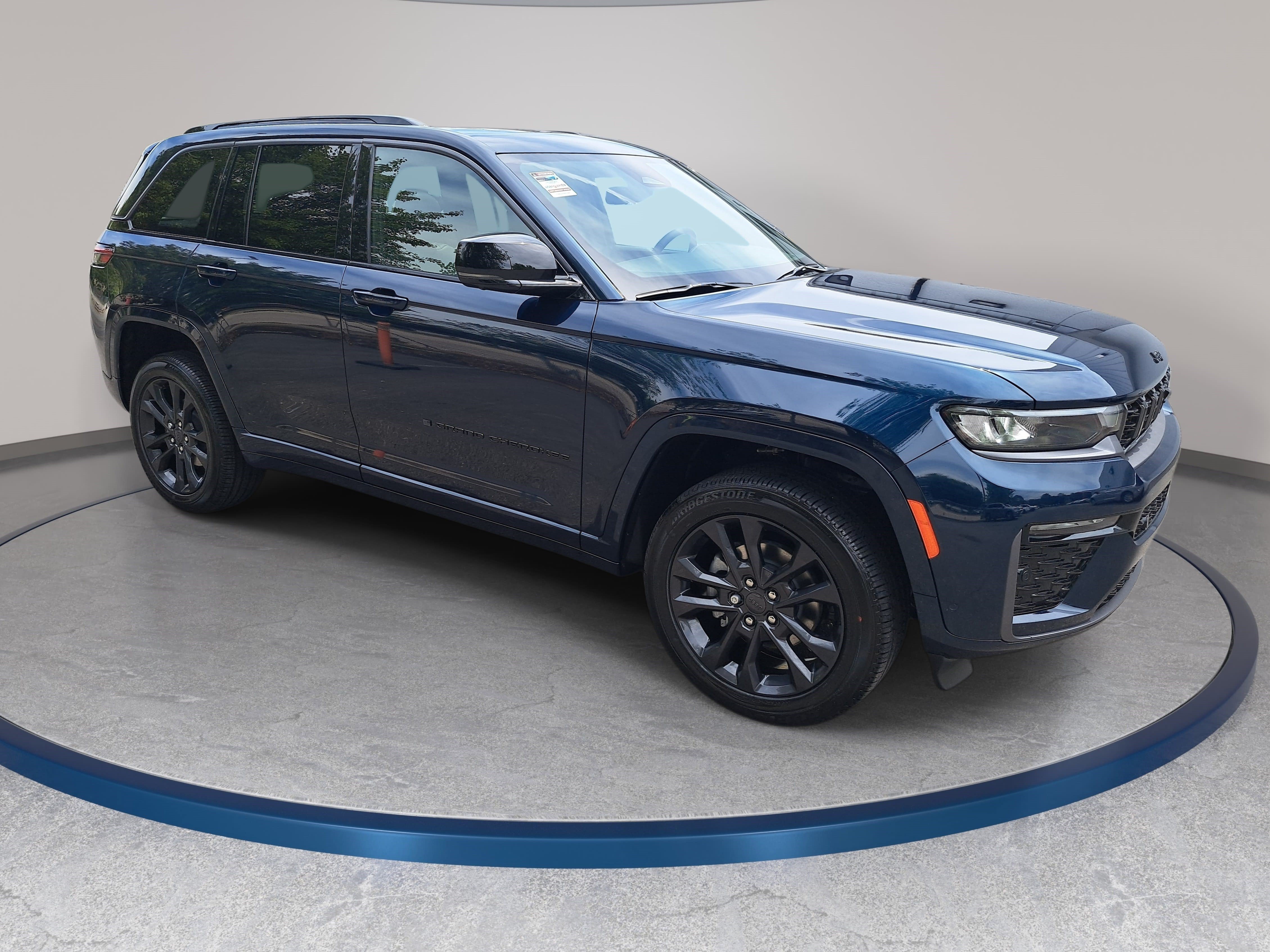 New 2026 Jeep Grand Cherokee Limited Reserve AWD/4WD image 3