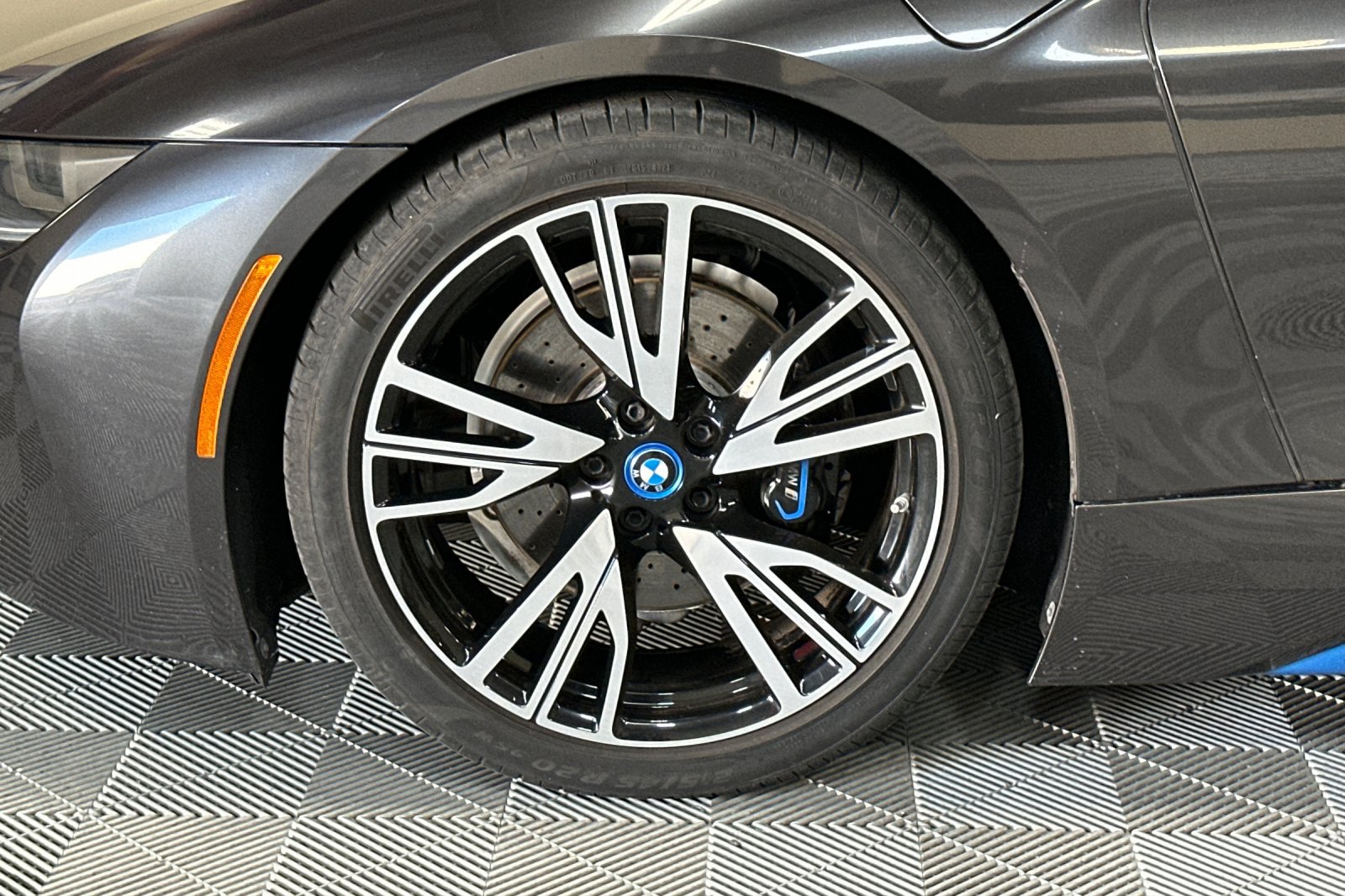 Used 2015 BMW i8 AWD/4WD image 41