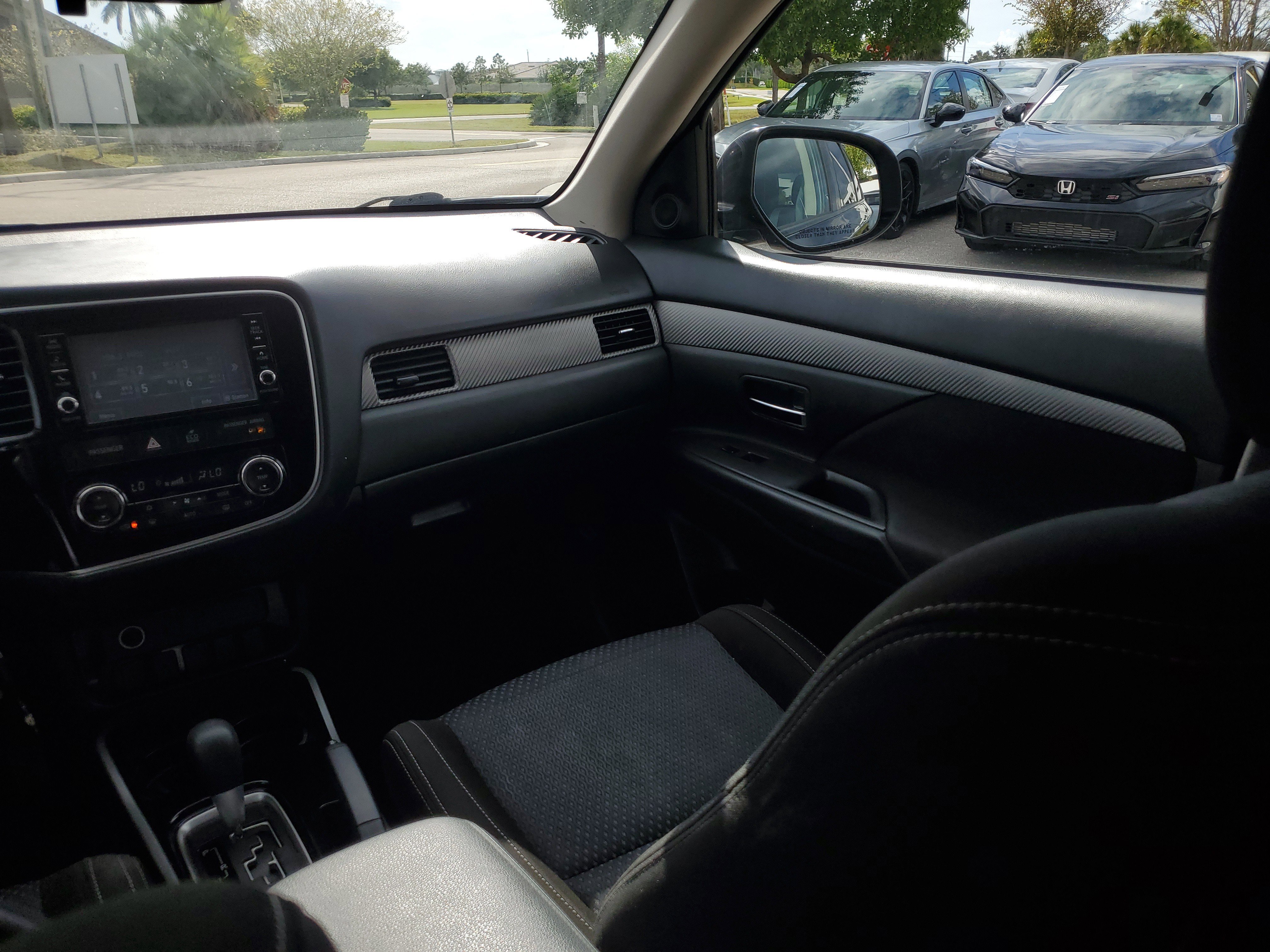 Used 2018 Mitsubishi Outlander ES image 18