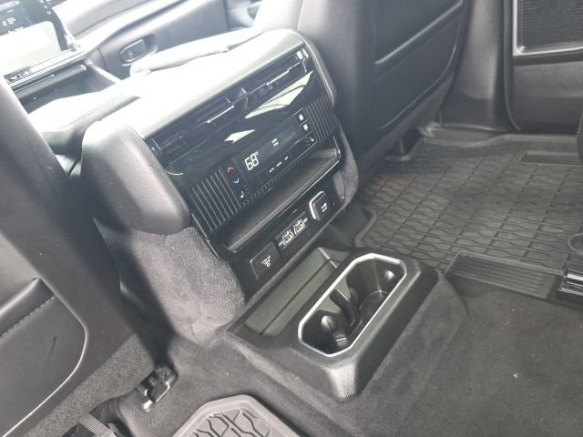Used 2024 Jeep Wagoneer Series II w/ Convenience Group I AWD/4WD image 42