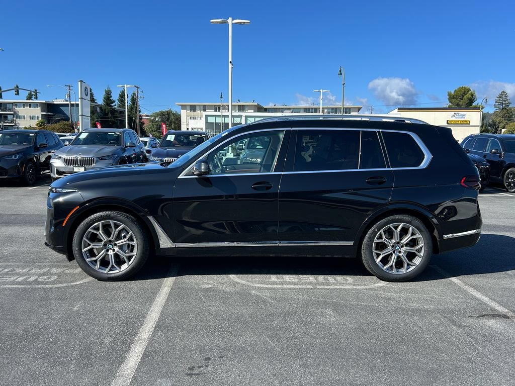 Used 2024 BMW X7 xDrive40i w/ Executive Package AWD/4WD image 2