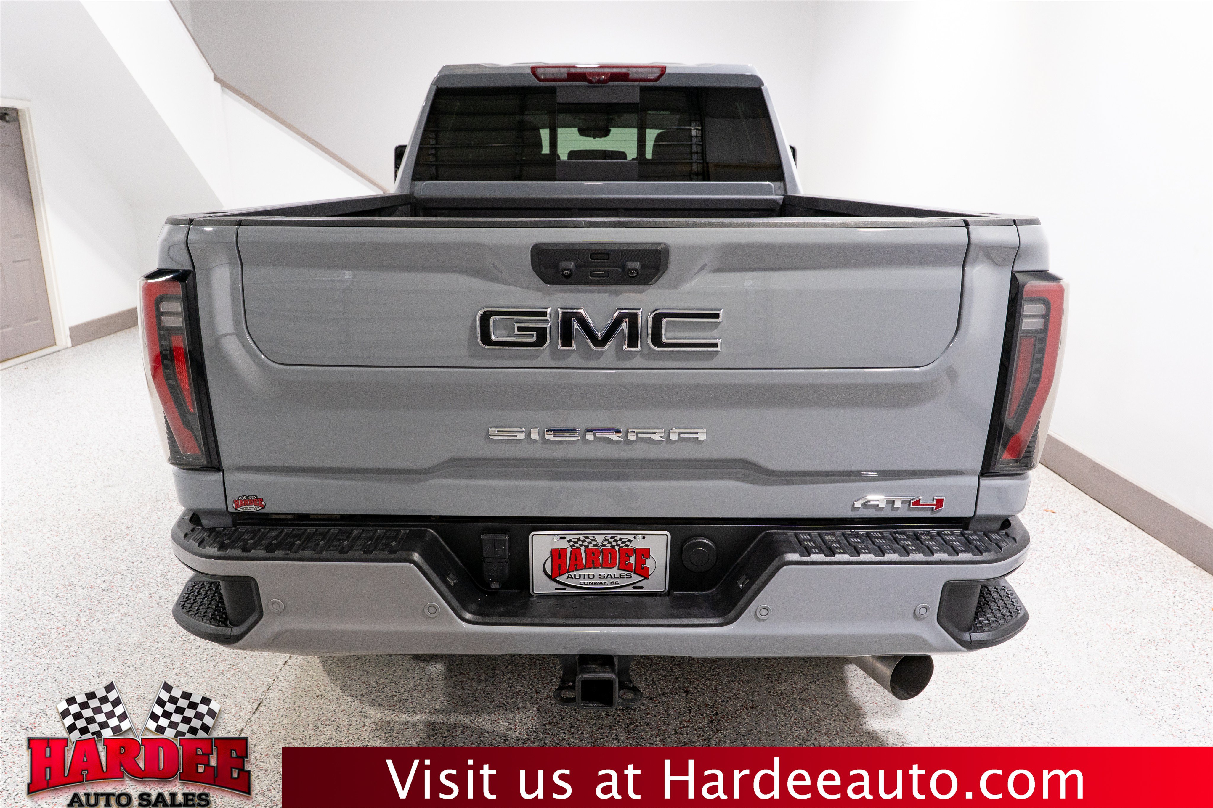 Used 2025 GMC Sierra 2500 AT4 w/ AT4 Premium Plus Package AWD/4WD image 4
