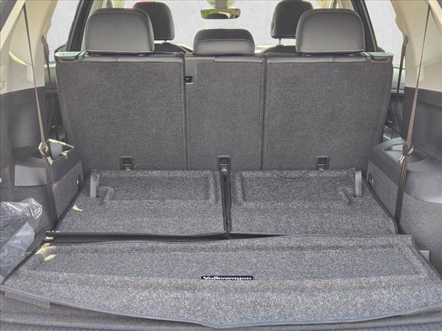 Used 2024 Volkswagen Tiguan SE image 6