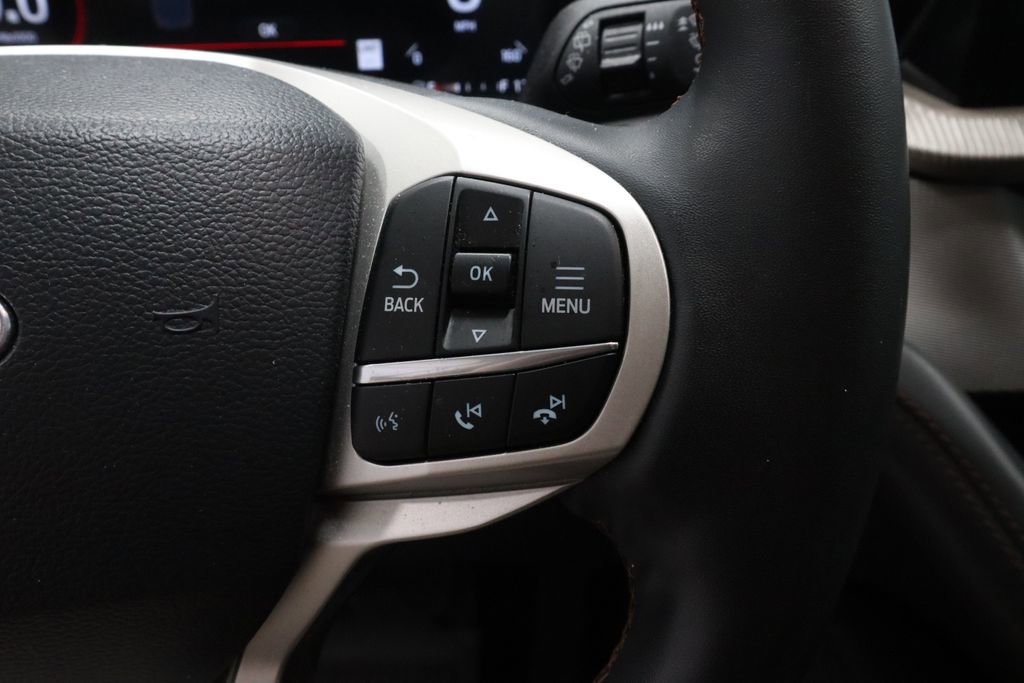 Certified 2025 Ford Explorer Active image 29