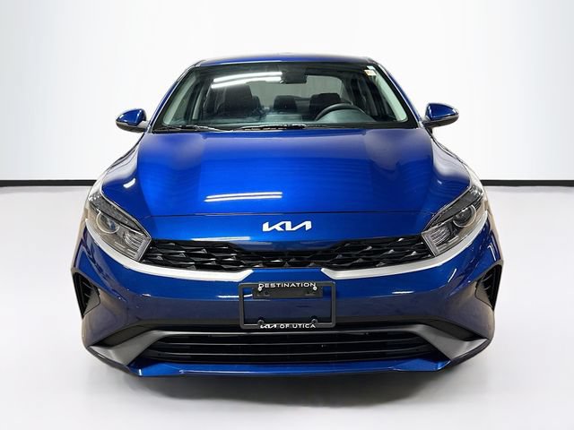 Used 2023 Kia Forte LXS w/ LXS Technology Package FWD image 2