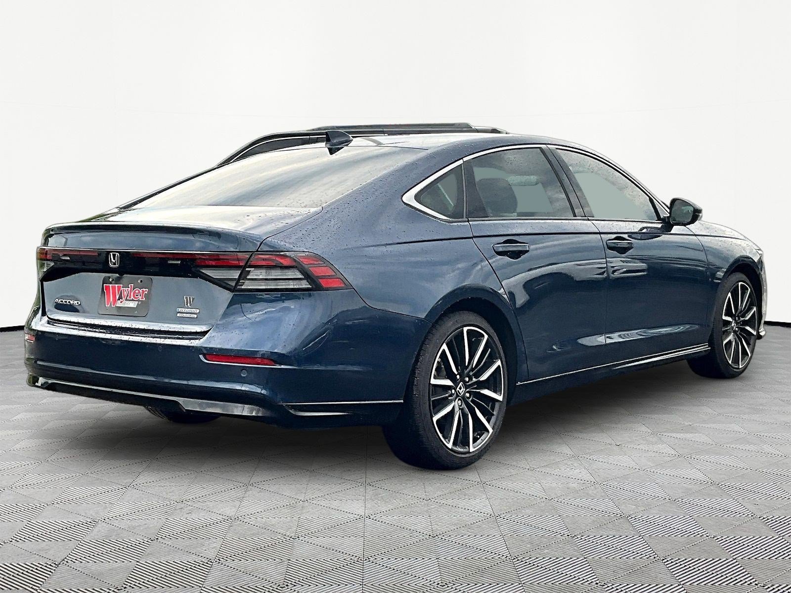 Used 2025 Honda Accord Touring image 6