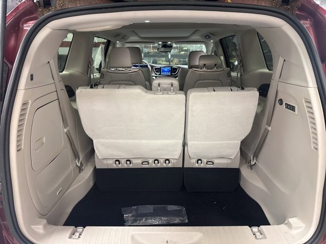 Used 2017 Chrysler Pacifica Limited w/ Advanced Safetytec Group image 11