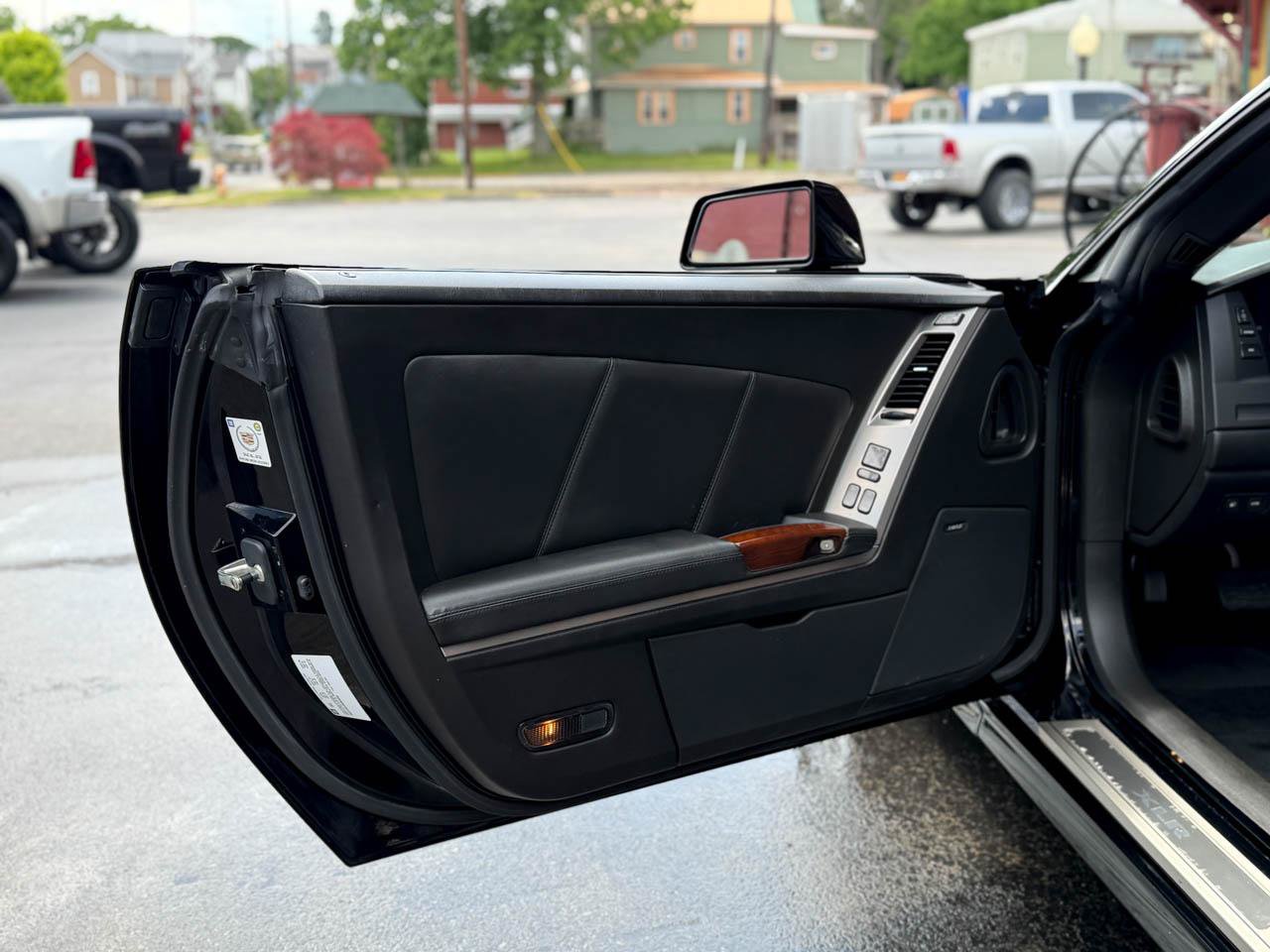 Used 2005 Cadillac XLR RWD image 21