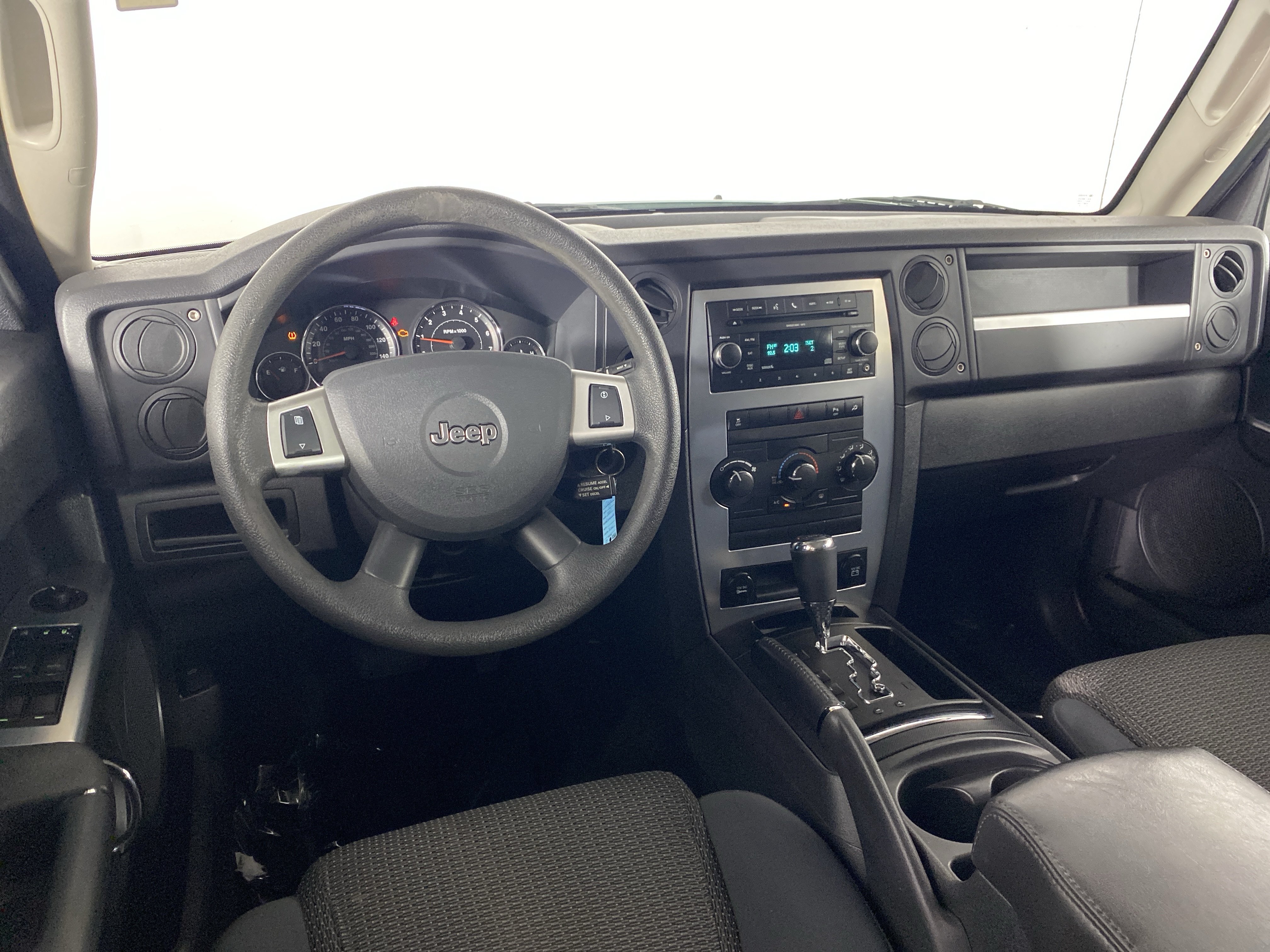 Used 2010 Jeep Commander Sport AWD/4WD image 15