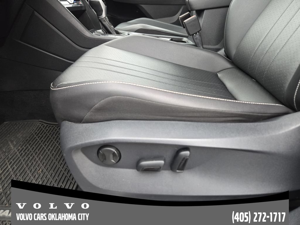 Used 2022 Volkswagen Tiguan SE R-Line AWD/4WD image 18