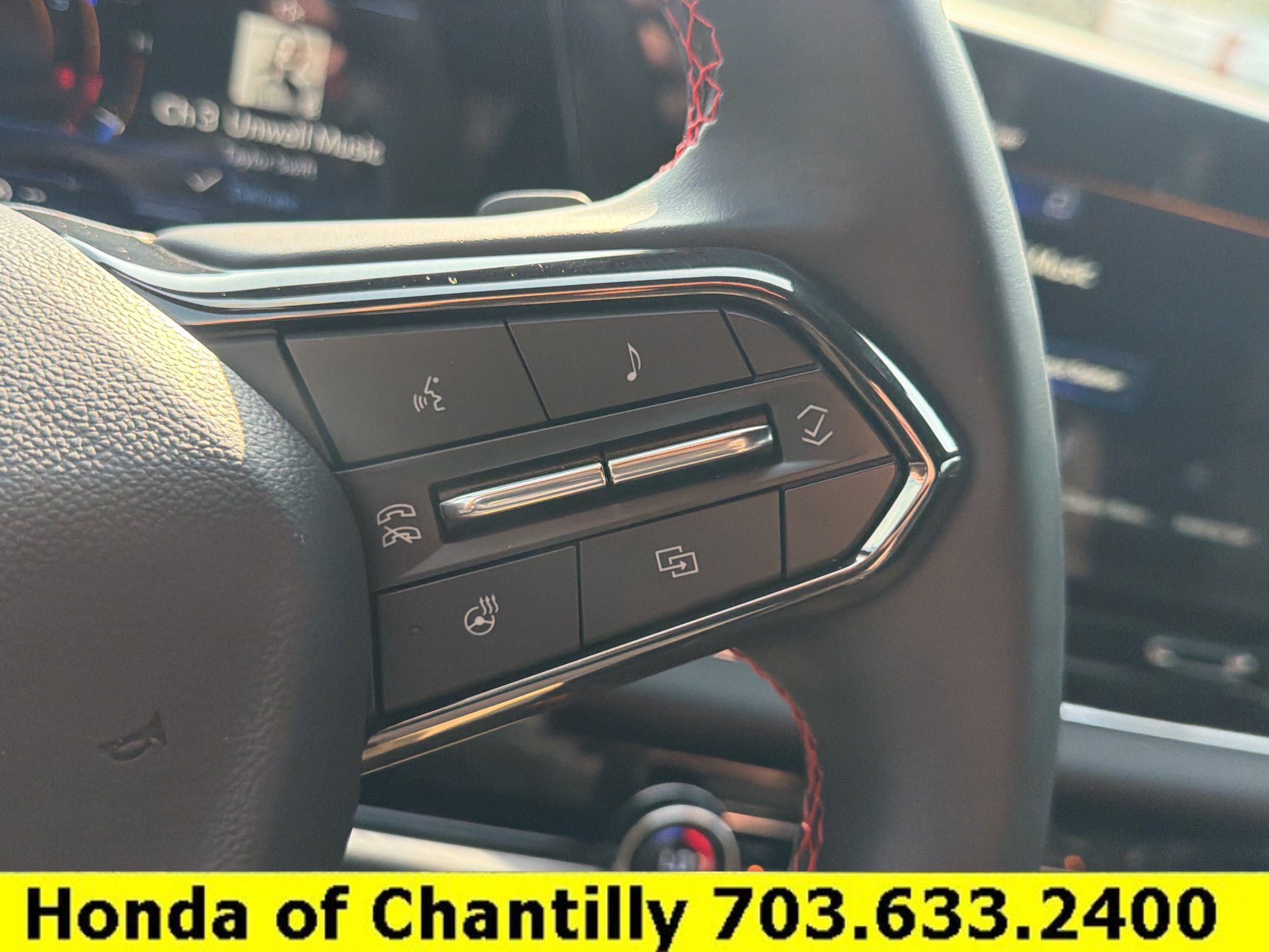 Used 2025 Chevrolet Equinox RS FWD image 13