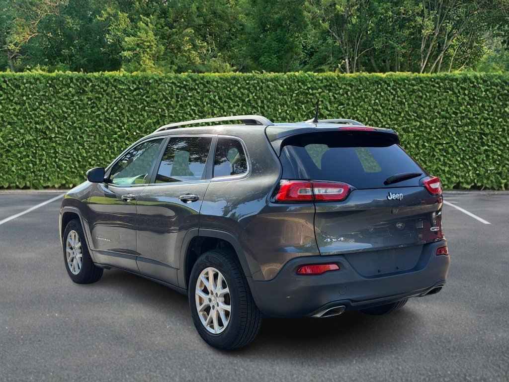 Used 2016 Jeep Cherokee Latitude w/ Comfort/Convenience Group AWD/4WD image 6