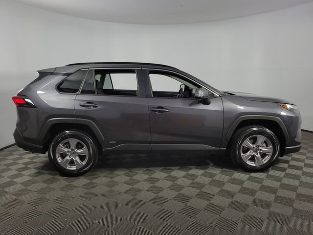 Used 2025 Toyota RAV4 XLE AWD/4WD image 9