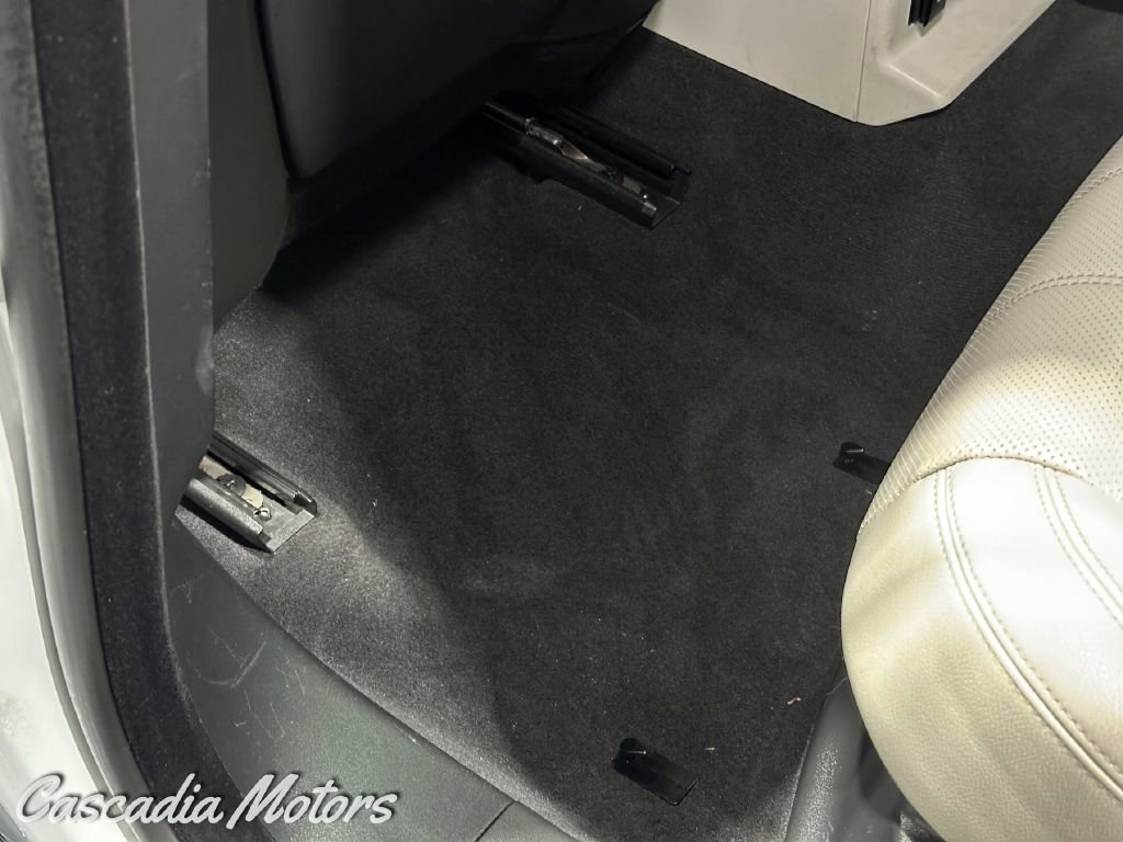 Used 2019 Land Rover Range Rover Velar R-Dynamic SE image 24