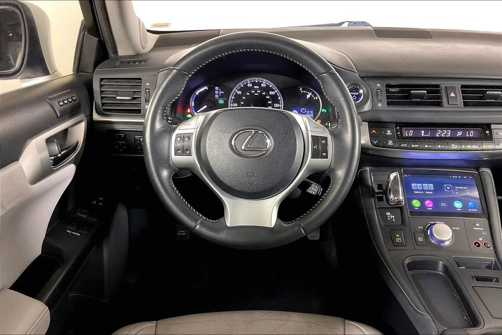 Used 2013 Lexus CT 200h FWD image 4