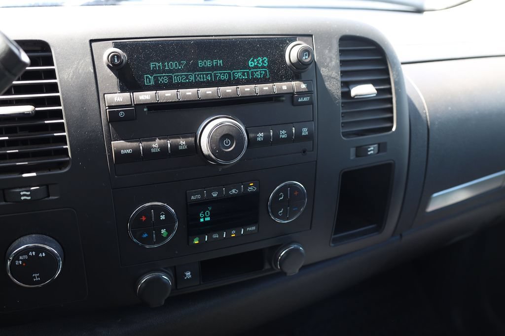 Used 2009 Chevrolet Silverado 1500 LT w/ Power Pack Plus AWD/4WD image 15