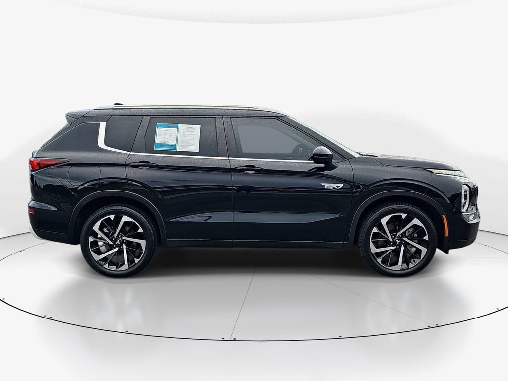 Used 2024 Mitsubishi Outlander 4WD Plug-In Hybrid image 5