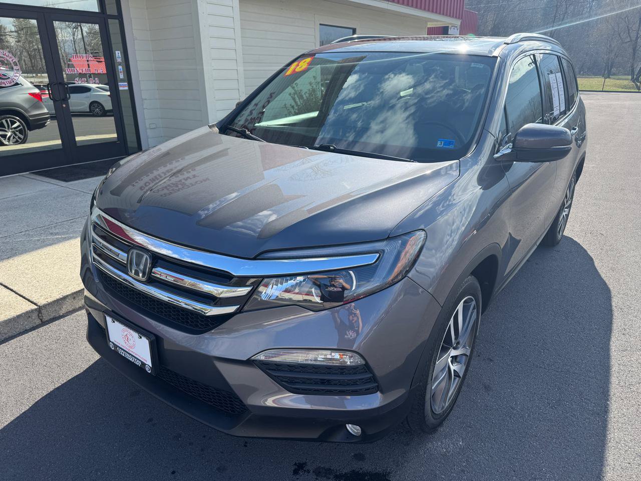 Used 2018 Honda Pilot Touring image 3