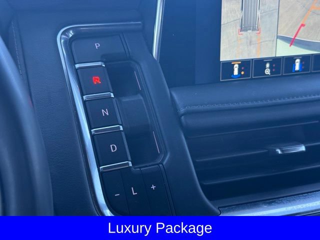 Used 2023 Chevrolet Tahoe Z71 w/ Z71 Off-Road Package AWD/4WD image 21