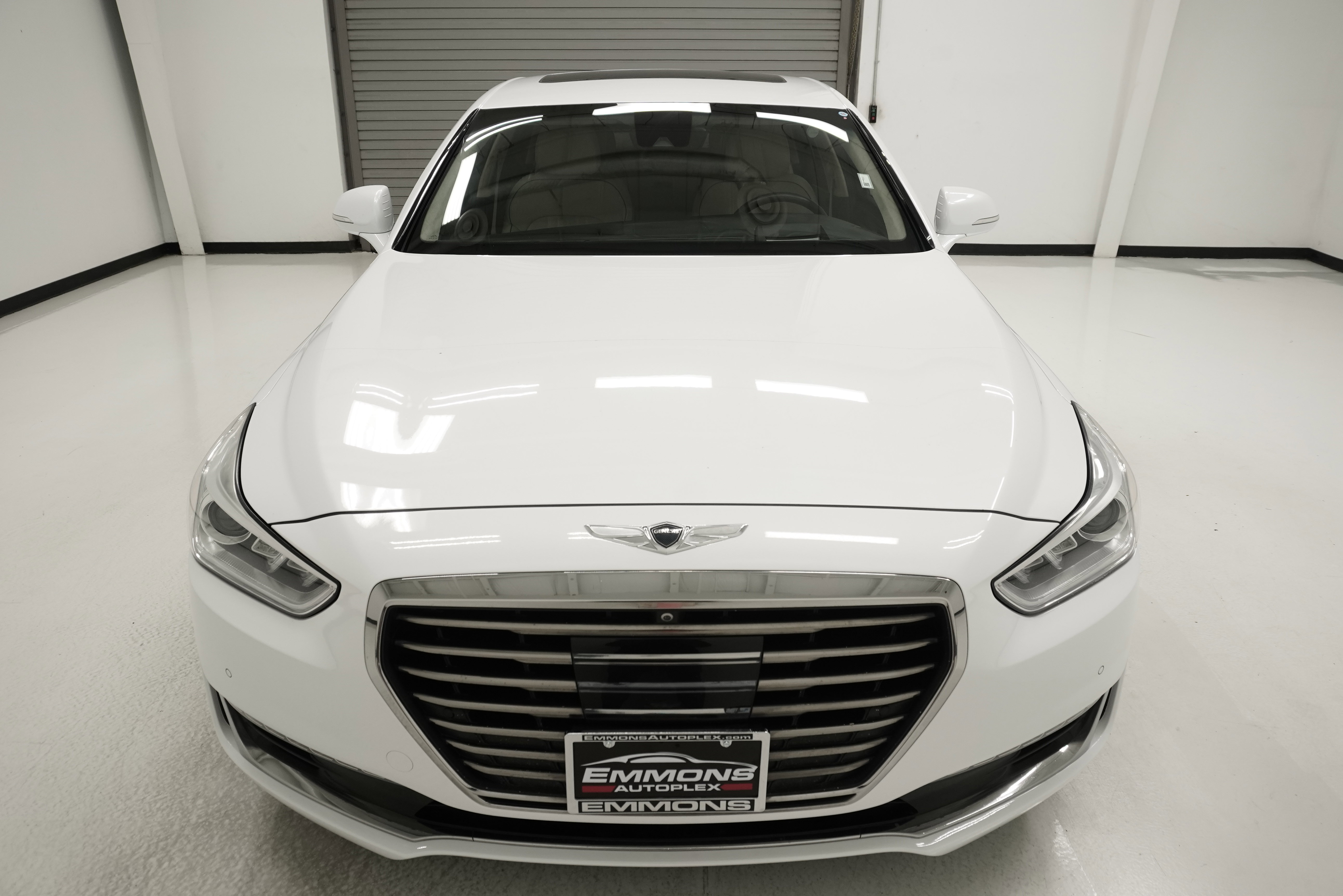 Used 2018 Genesis G90 5.0 Ultimate AWD/4WD image 2