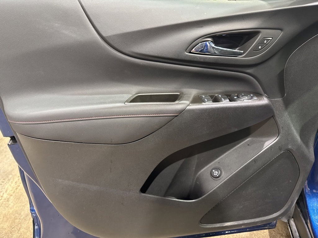 Used 2023 Chevrolet Equinox RS image 19
