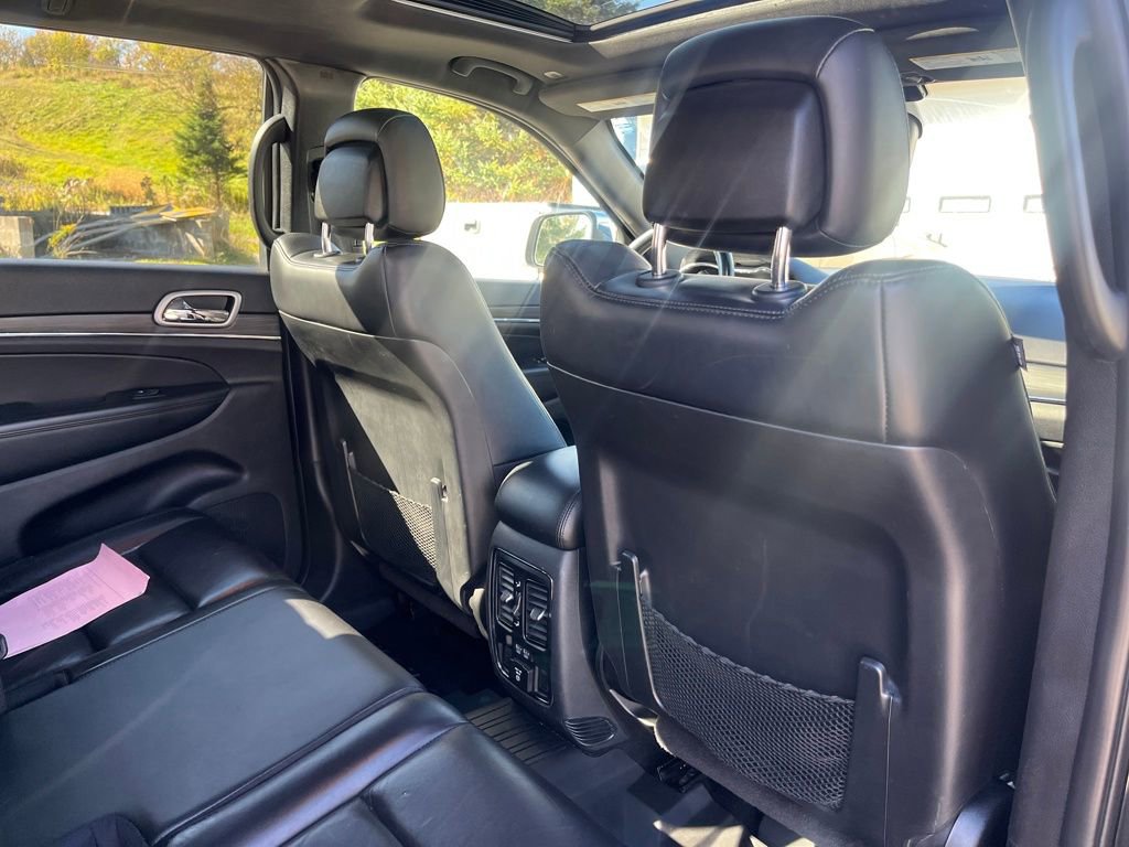Used 2020 Jeep Grand Cherokee Limited AWD/4WD image 25