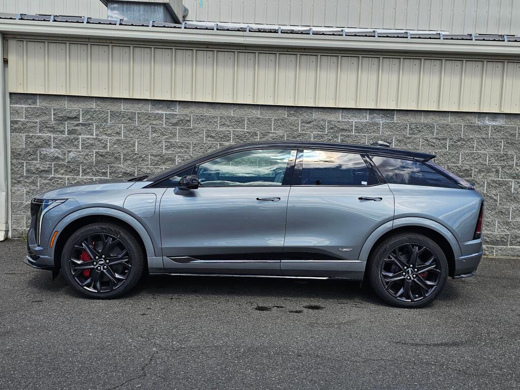 New 2026 Cadillac Optiq V AWD/4WD image 3