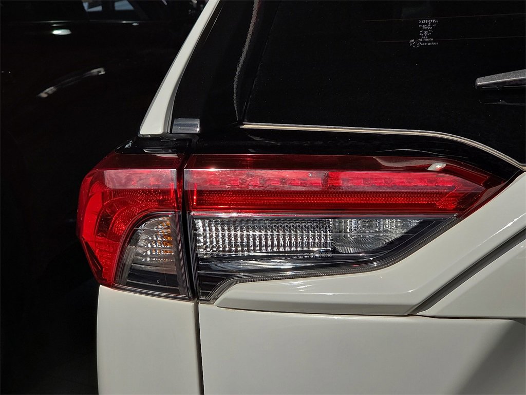 Used 2022 Toyota RAV4 XLE image 10