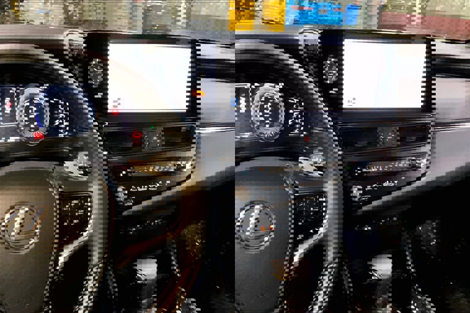 Certified 2025 Lexus ES 300h w/ Technology Package image 7