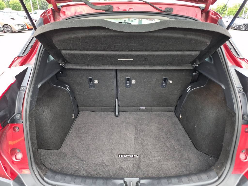 Used 2018 Nissan Kicks SV FWD image 23