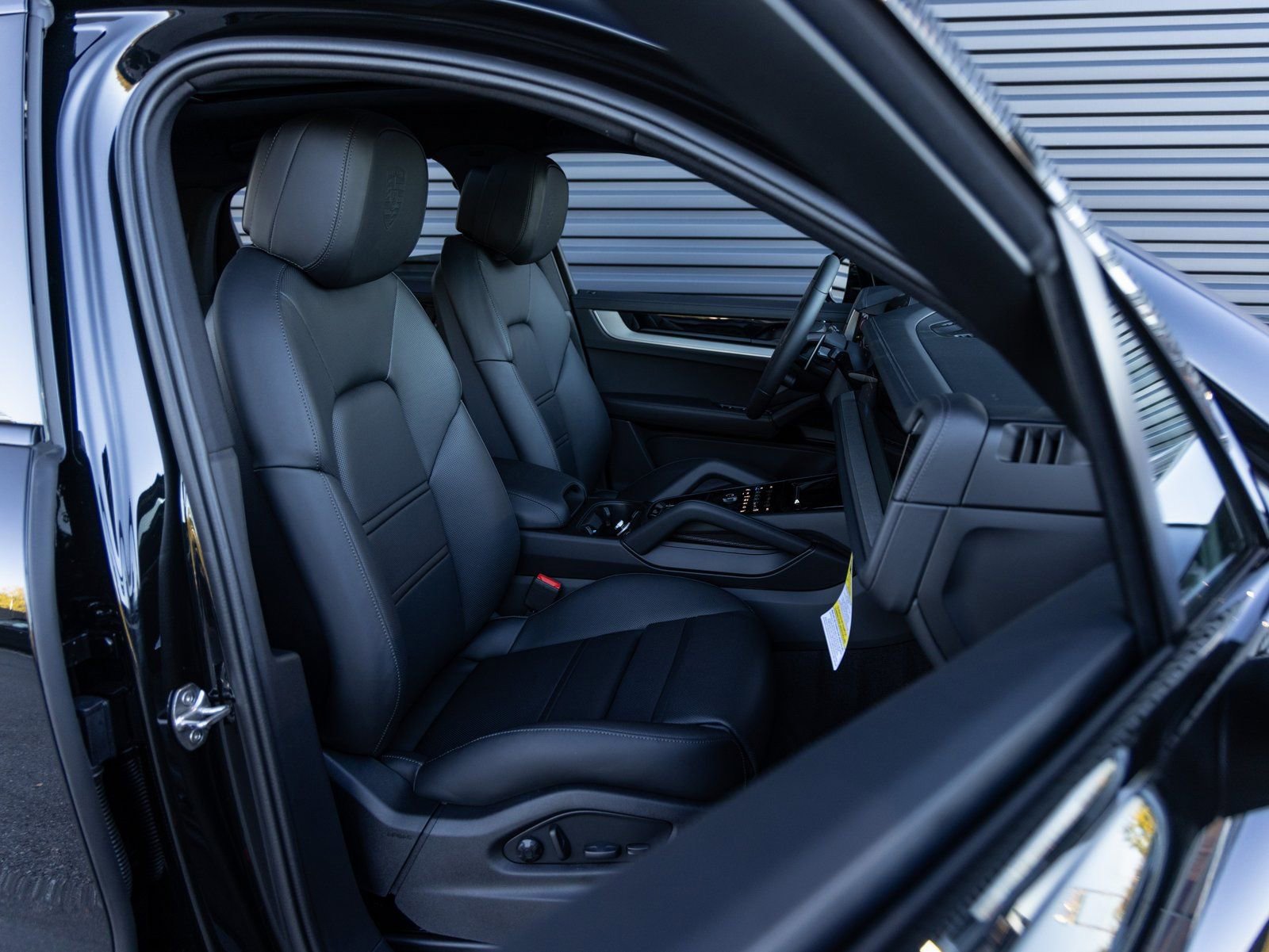 Certified 2026 Porsche Cayenne Coupe AWD/4WD image 29